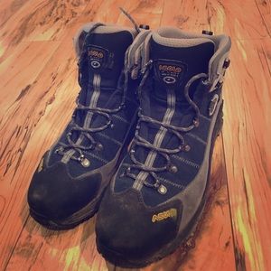 Men’s hiking boots